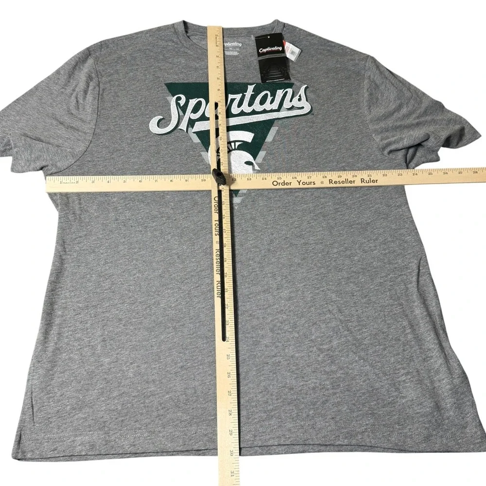 Captivating Michigan State Spartans Men XL Gray Short Sleeve Graphic T-Shirt NWT